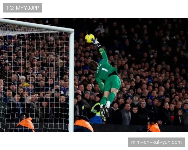 曼联后场出球体系崩溃原因 门将与中卫脱节缺乏接应点